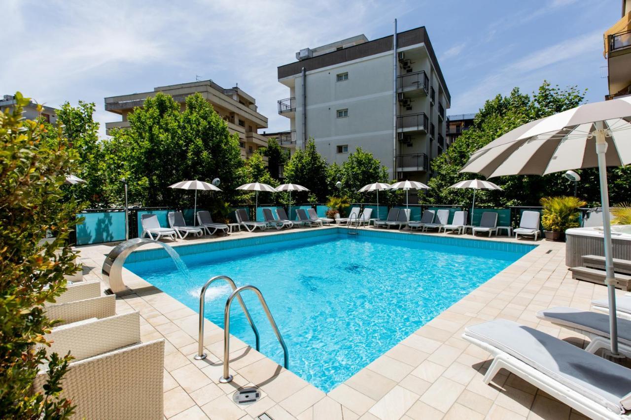 Hotel Verona Cesenatico Extérieur photo