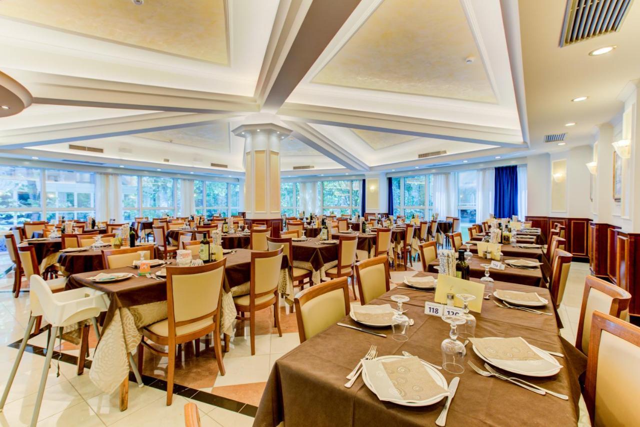 Hotel Verona Cesenatico Extérieur photo