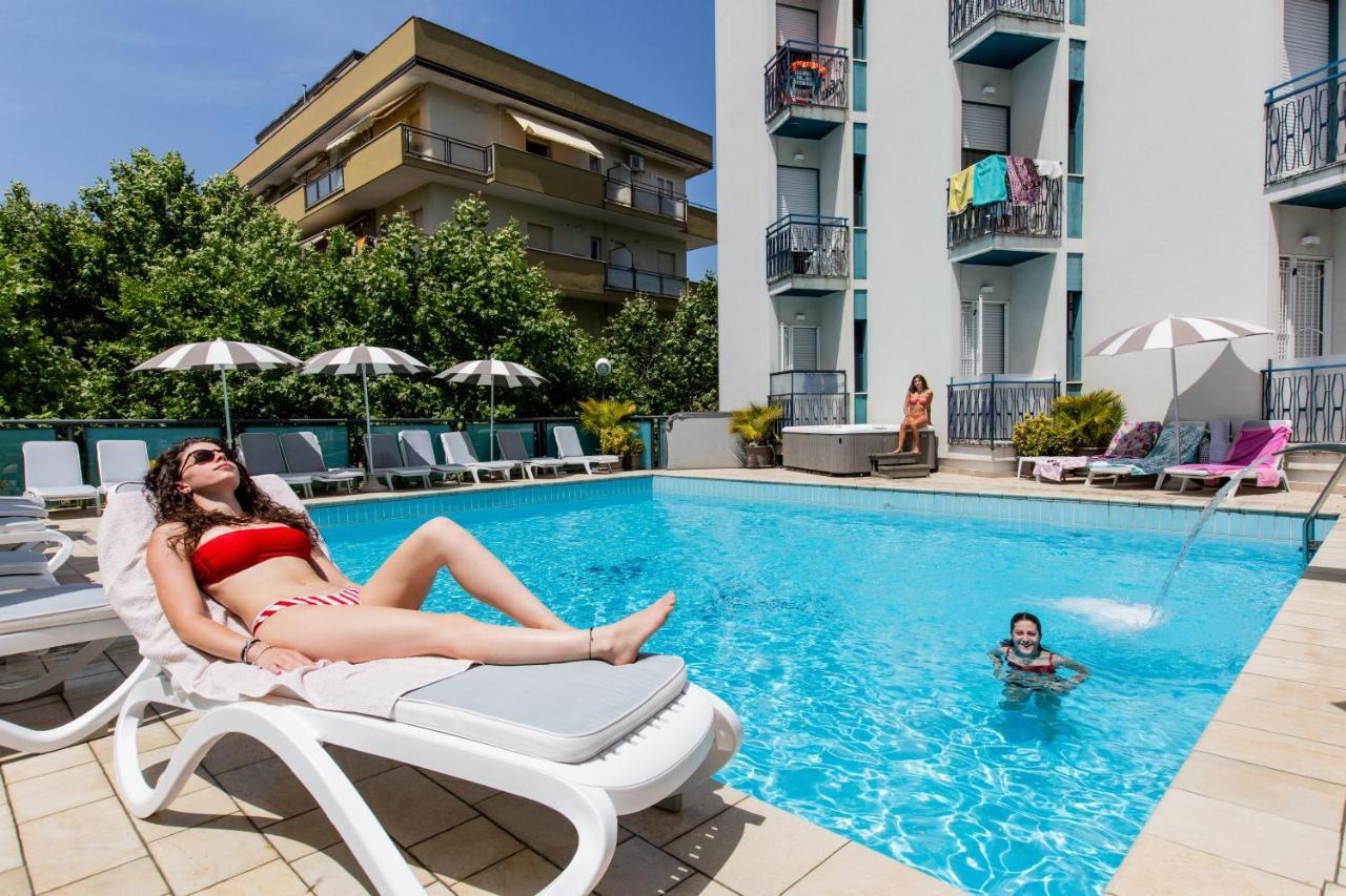Hotel Verona Cesenatico Extérieur photo